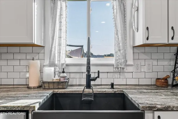 $750,000 | 2940 Beecarter Road, Dandridge, TN 37725