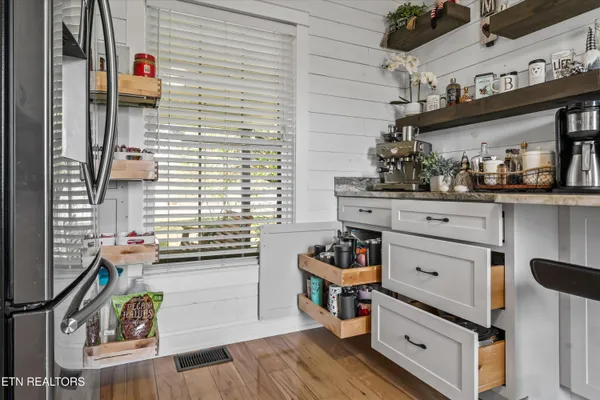 $750,000 | 2940 Beecarter Road, Dandridge, TN 37725