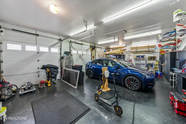 $750,000 | 2940 Beecarter Road, Dandridge, TN 37725