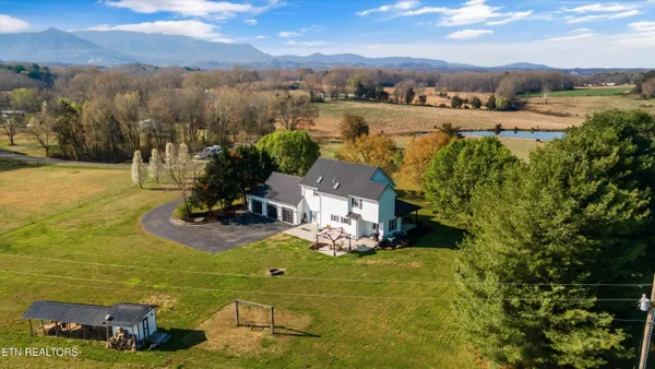 $750,000 | 2940 Beecarter Road, Dandridge, TN 37725