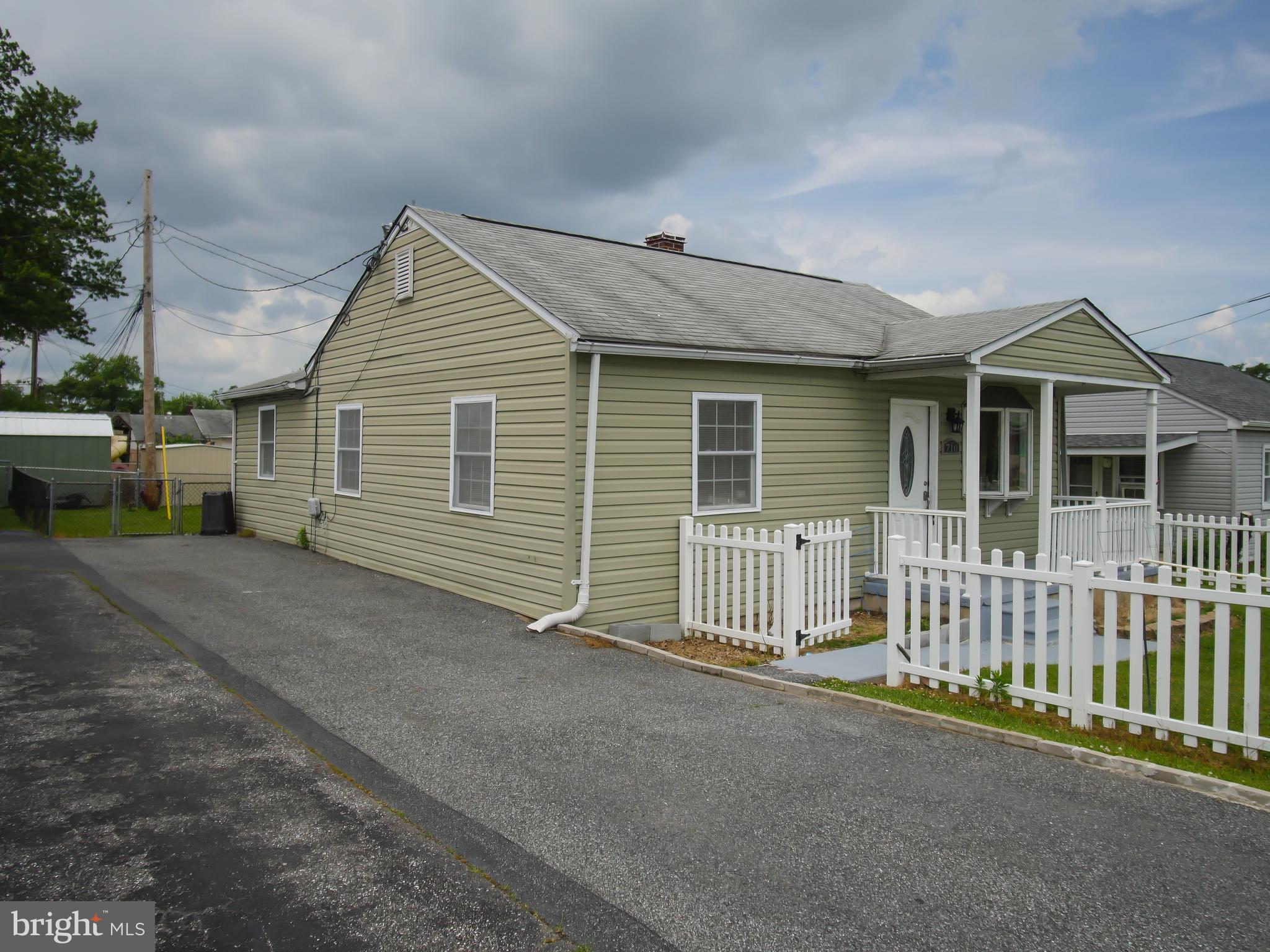 710 Middle River Road Baltimore, MD 21220 - Photo 3 of 27 side