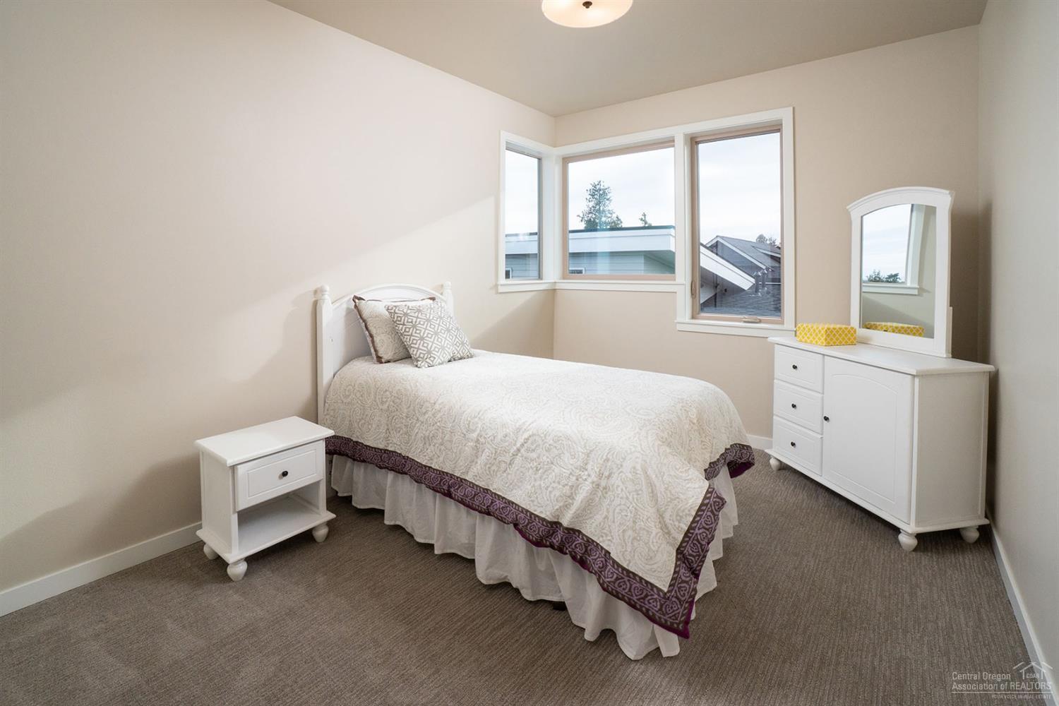 63129 Iner Loop Bend, OR 97701 - Photo 14 of 19 Additional Photo