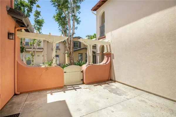$5,000 | 16 Ellistone, Unit 43, Irvine, CA 92602