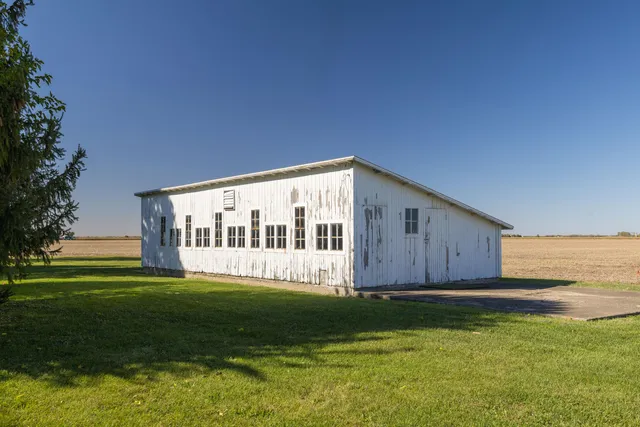 $290,000 | 1488 East 1400 South, Kentland, IN 47951