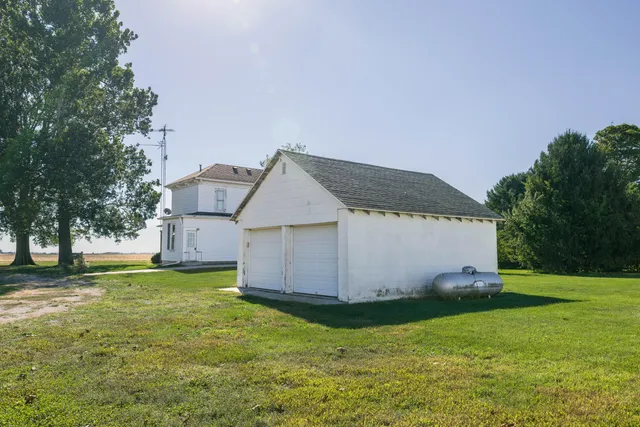 $290,000 | 1488 East 1400 South, Kentland, IN 47951