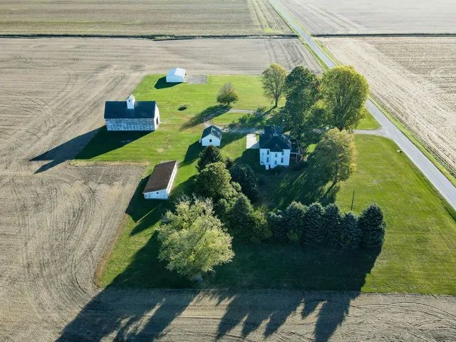 $290,000 | 1488 East 1400 South, Kentland, IN 47951