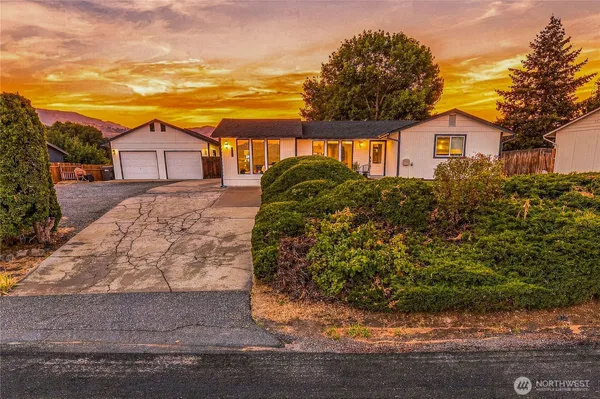 $514,900 | 3064 Conarty Road, Malaga, WA 98828