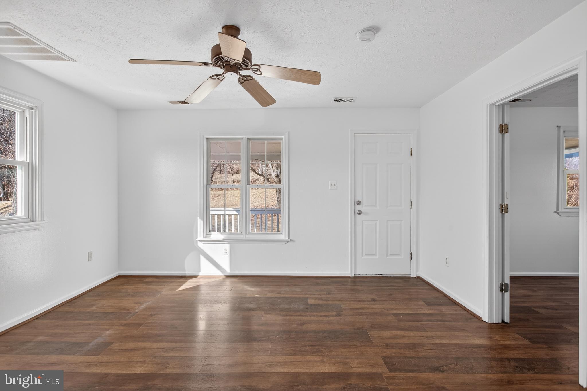 344 Frog Hollow Road Winchester, VA 22603 - Photo 4 of 43