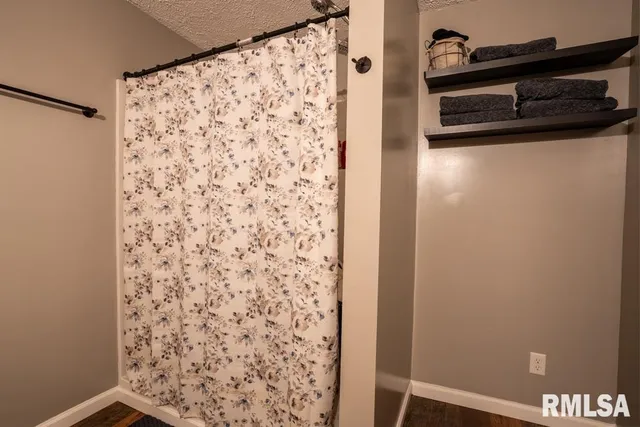 $199,999 | 910 Fairlane Drive, Marion, IL 62959