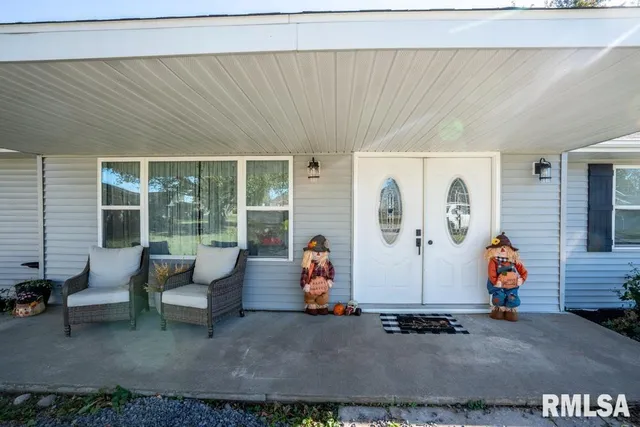 $199,999 | 910 Fairlane Drive, Marion, IL 62959