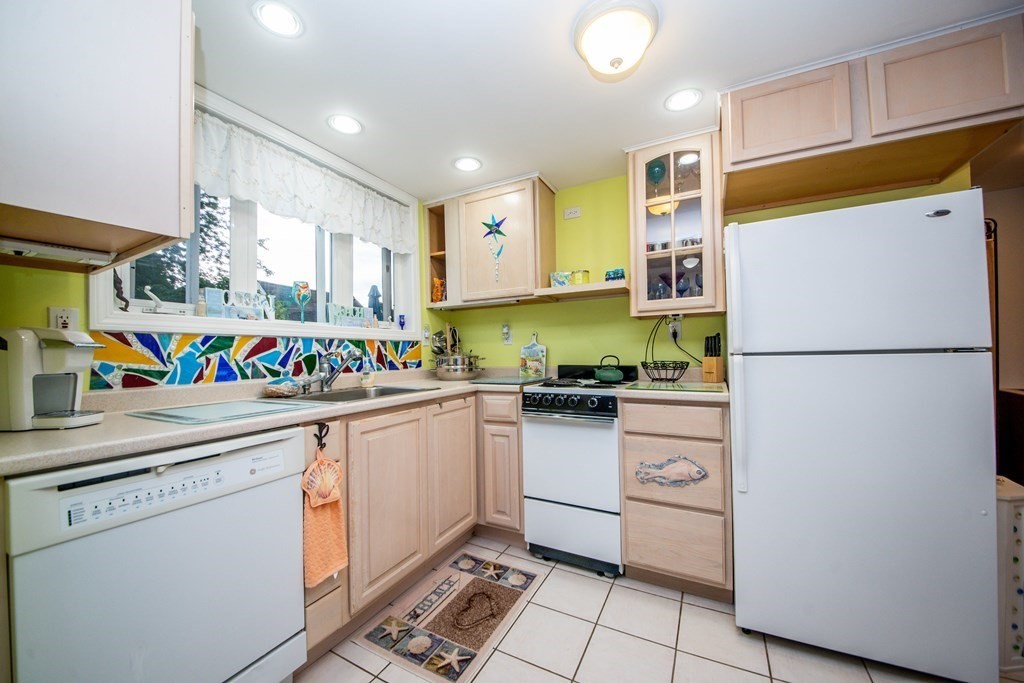 47 R Pleasant Street Wareham, MA 02571 - Photo 6 of 29