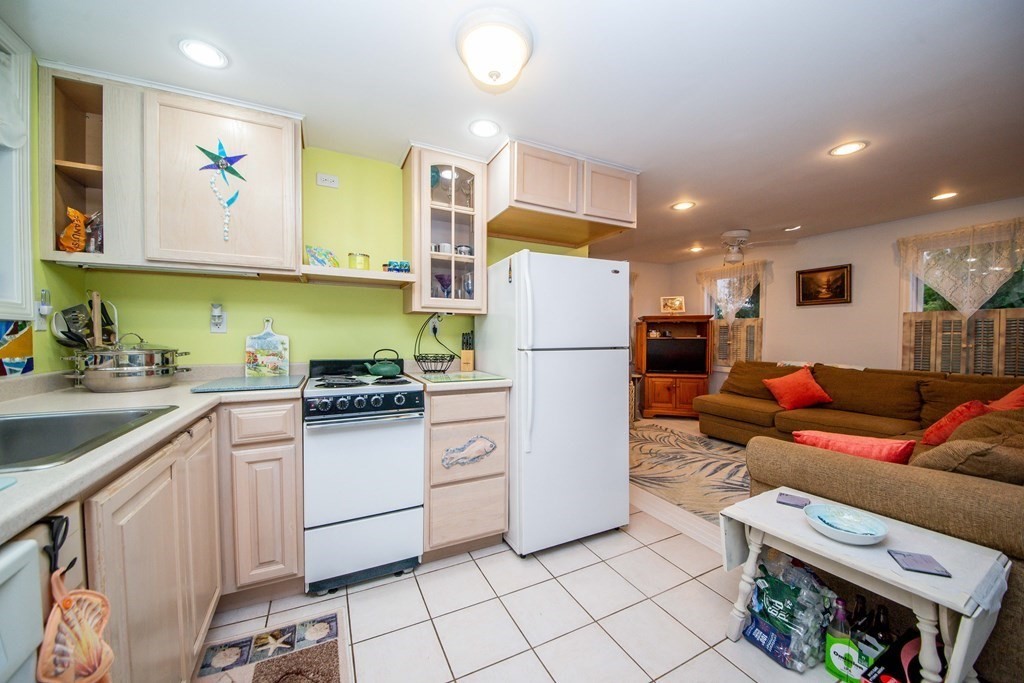 47 R Pleasant Street Wareham, MA 02571 - Photo 7 of 29