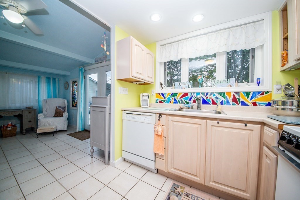 47 R Pleasant Street Wareham, MA 02571 - Photo 8 of 29