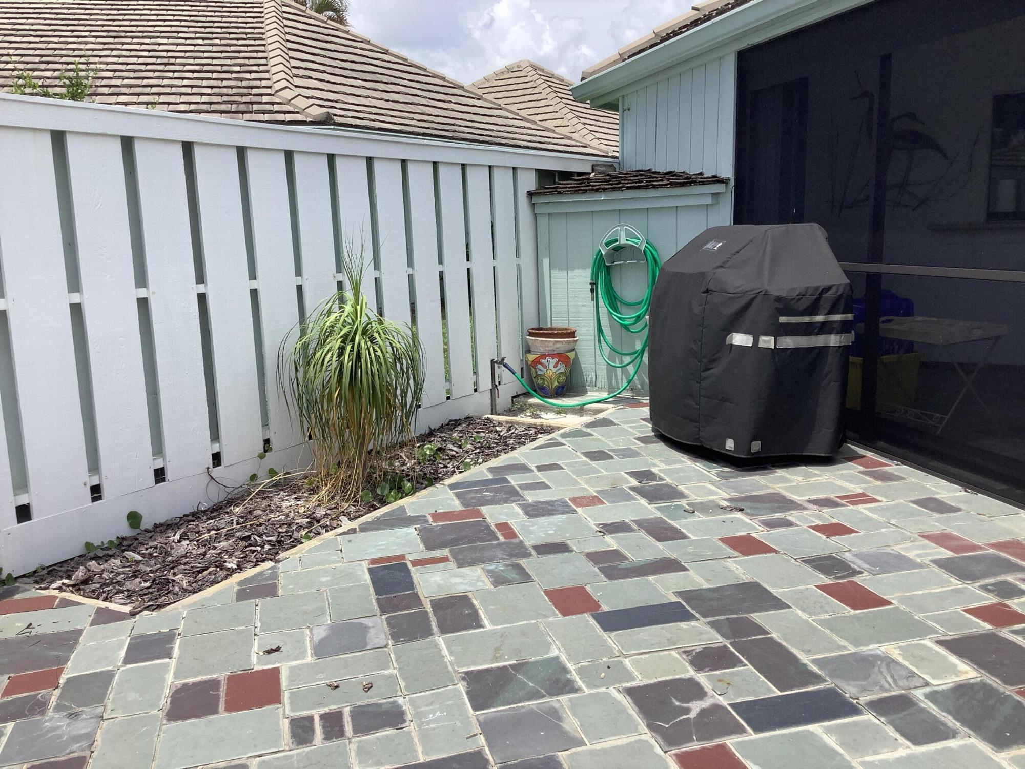 1127 East Seminole Avenue, Unit 11B Jupiter, FL 33477 - Photo 26 of 33 patio grill