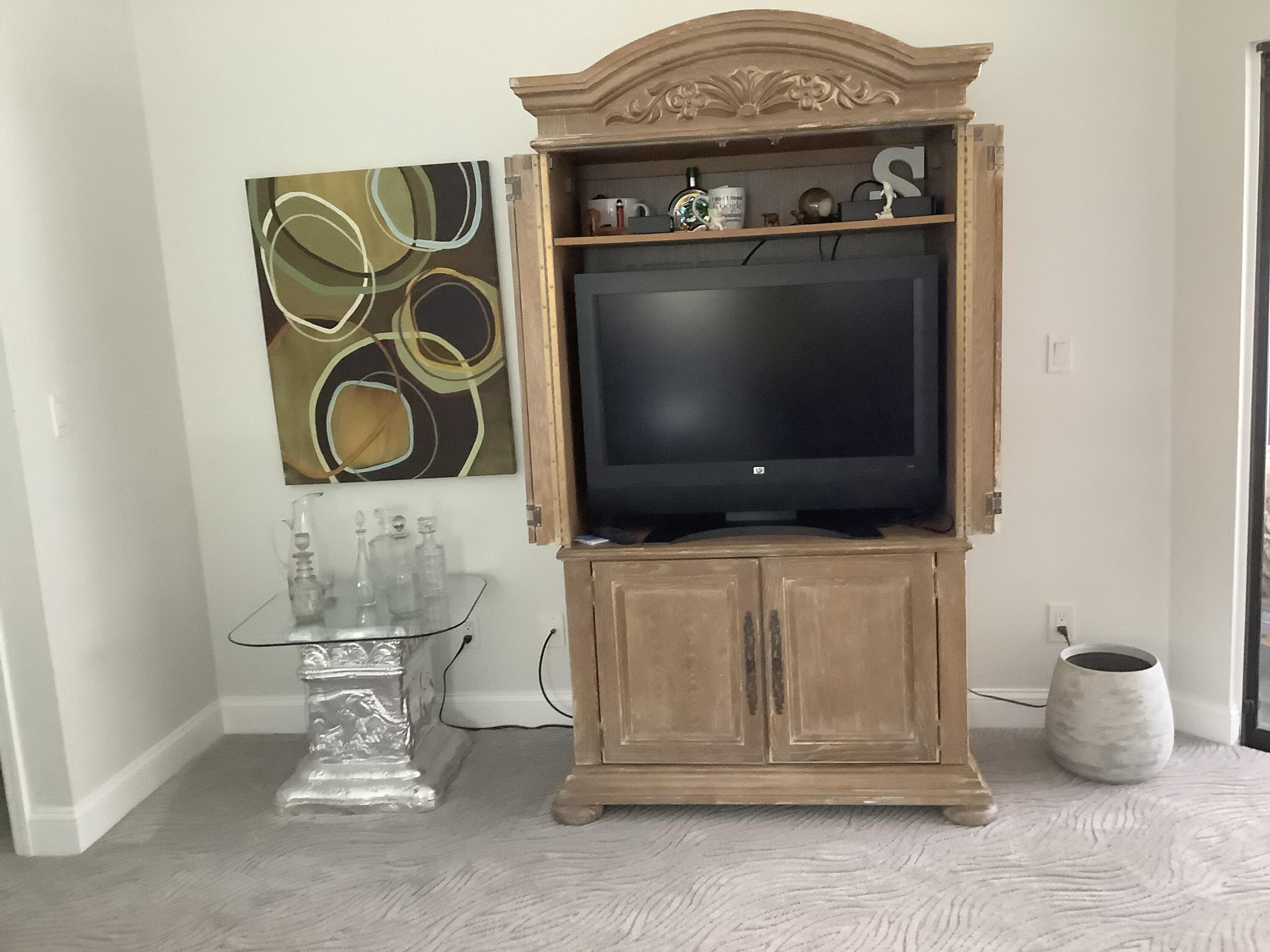 1127 East Seminole Avenue, Unit 11B Jupiter, FL 33477 - Photo 5 of 33 Living room