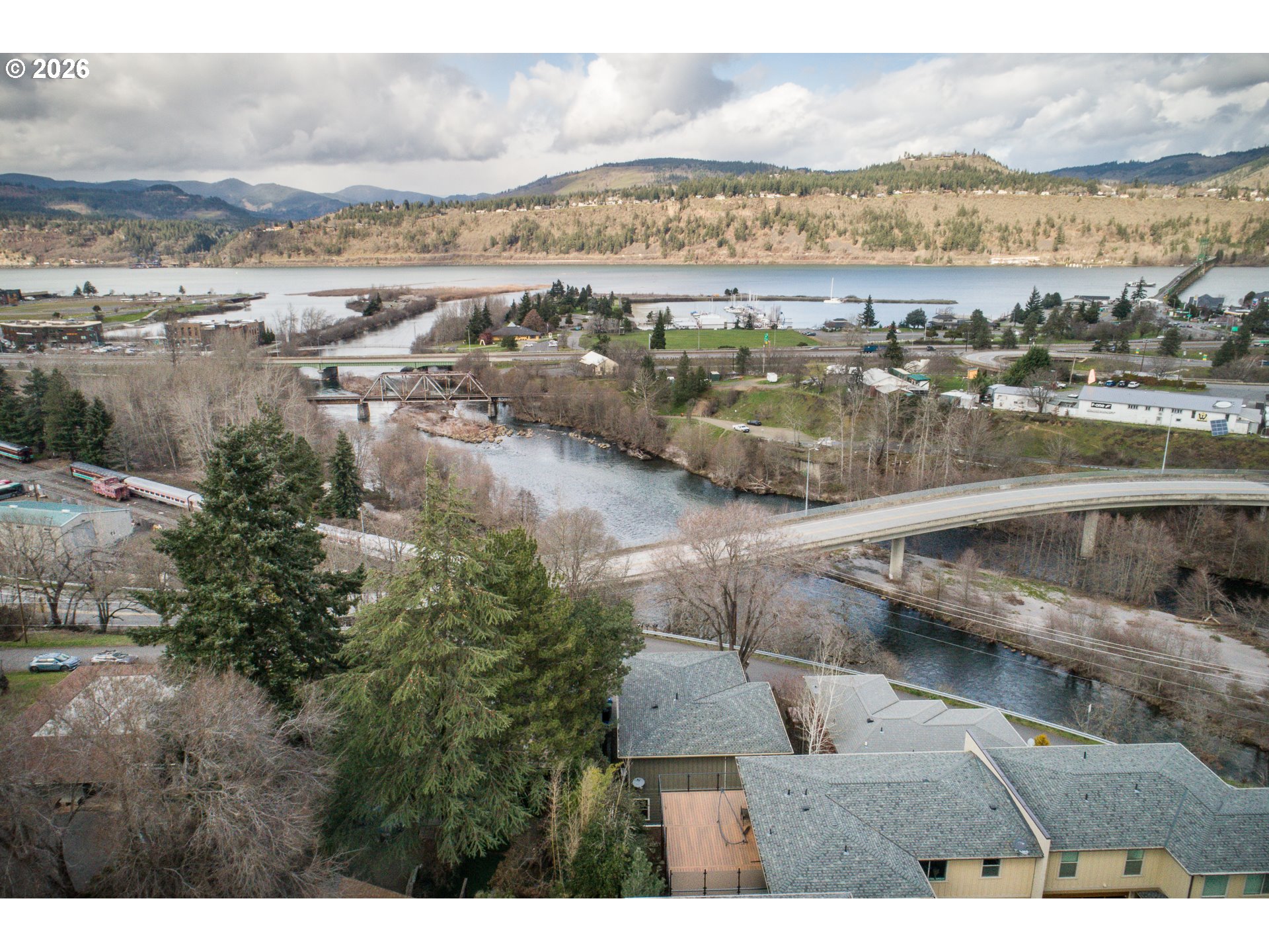402 Bluff Road Hood River, OR 97031 - Photo 35 of 39