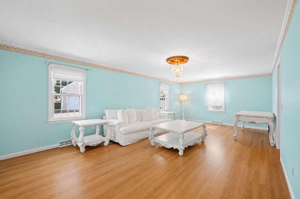84 Brewster Road West Springfield, MA 01089 - Photo 9 of 35