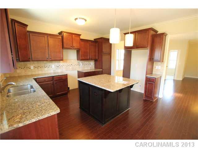 703 Rook Road, Unit 37 Charlotte, NC 28216 - Photo 2 of 15