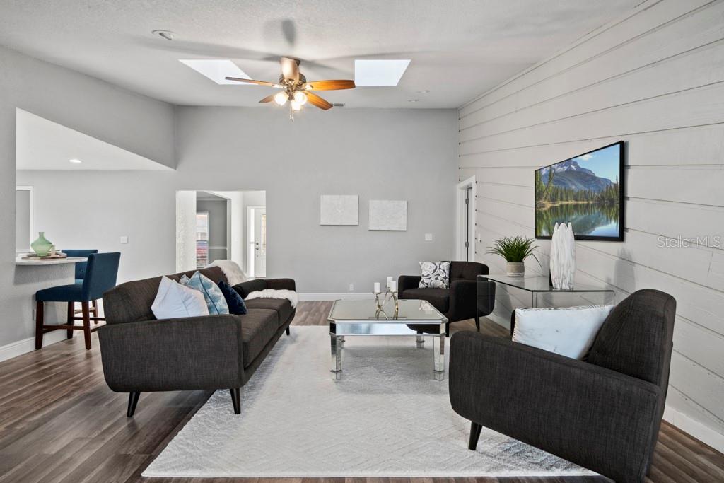403 Spring Valley Lane Altamonte Springs, FL 32714 - Photo 3 of 31 Gallery Image 3