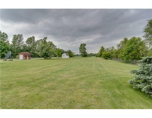 25161 Layton Road North Liberty, IN 46554 - Photo 2 of 24