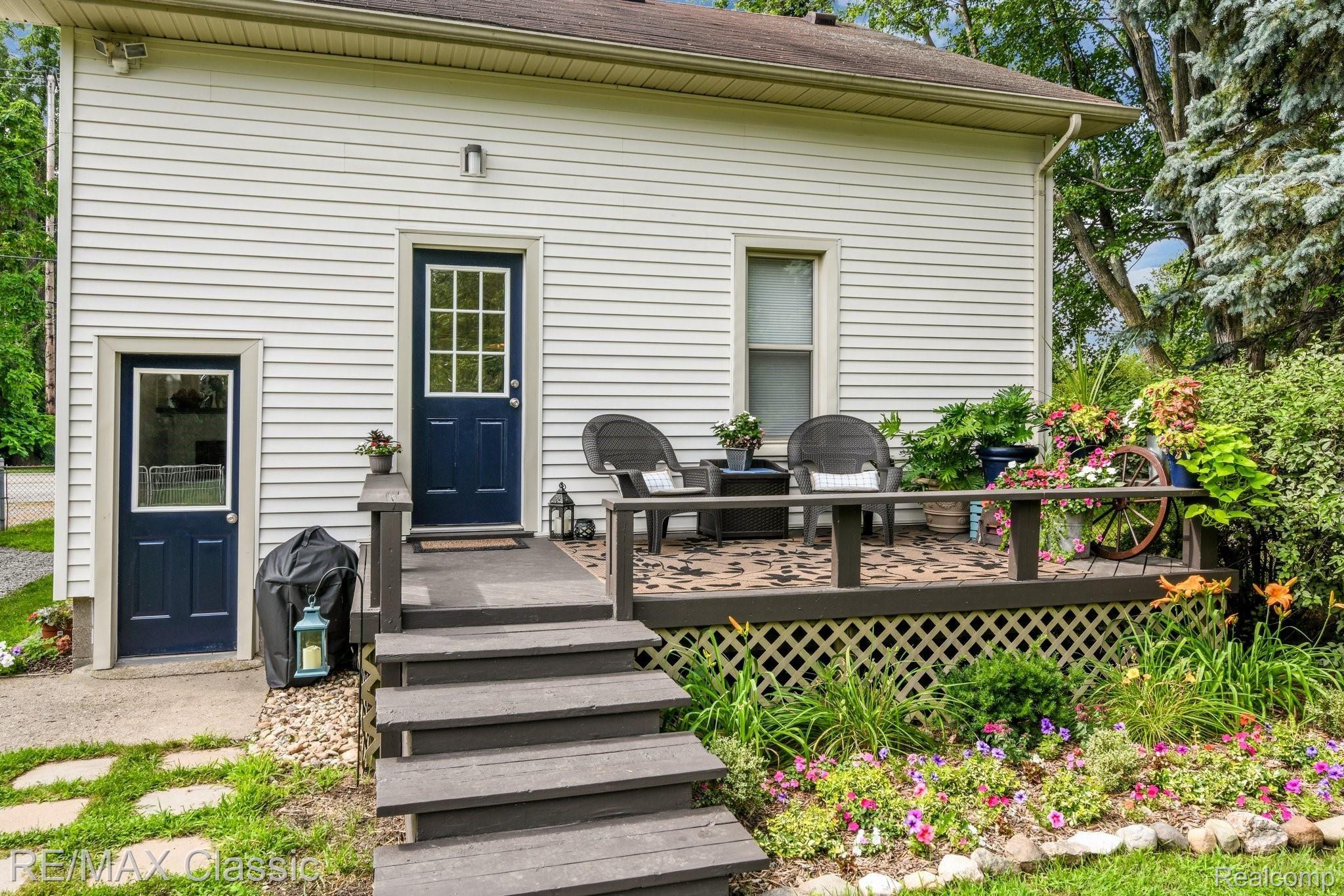 41870 Tyler Road Belleville, MI 48111 - Photo 22 of 25 Deck