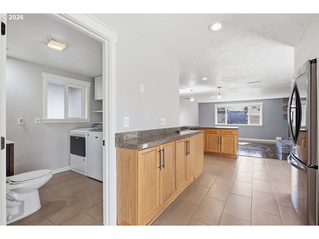 753 64th Street Springfield, OR 97478 - Photo 11 of 36