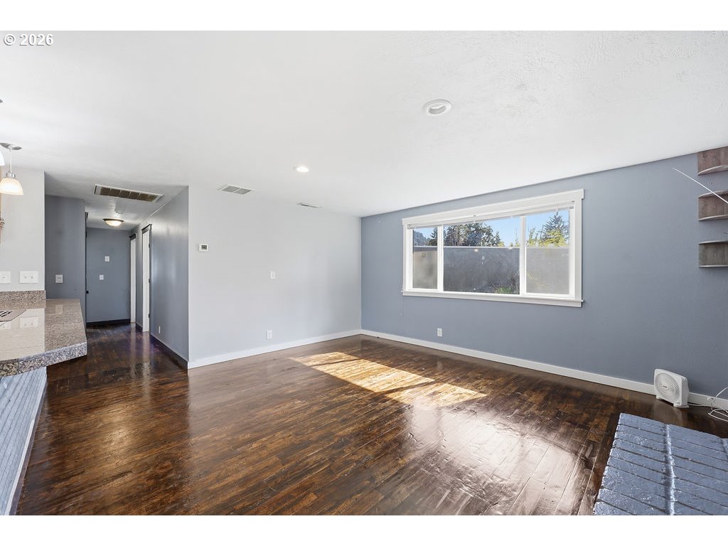 753 64th Street Springfield, OR 97478 - Photo 13 of 36