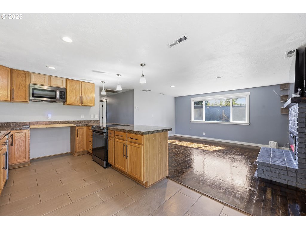 753 64th Street Springfield, OR 97478 - Photo 14 of 36