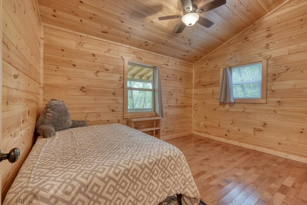 100 Fern Cv Lane Murphy, NC 28906 - Photo 22 of 28 a bedroom with a bed and a view of bathroom