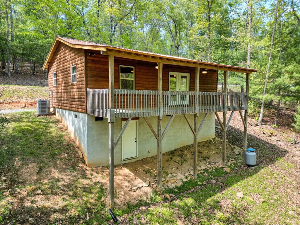 100 Fern Cv Lane Murphy, NC 28906 - Photo 3 of 28 a view of a house with a backyard
