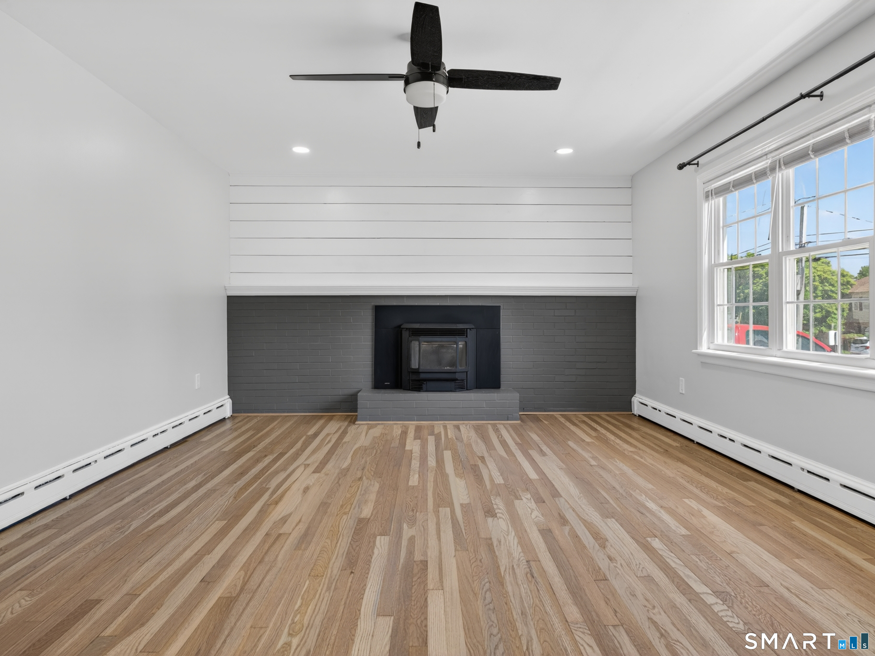 74 Nicholas Avenue Groton, CT 06340 - Photo 5 of 36