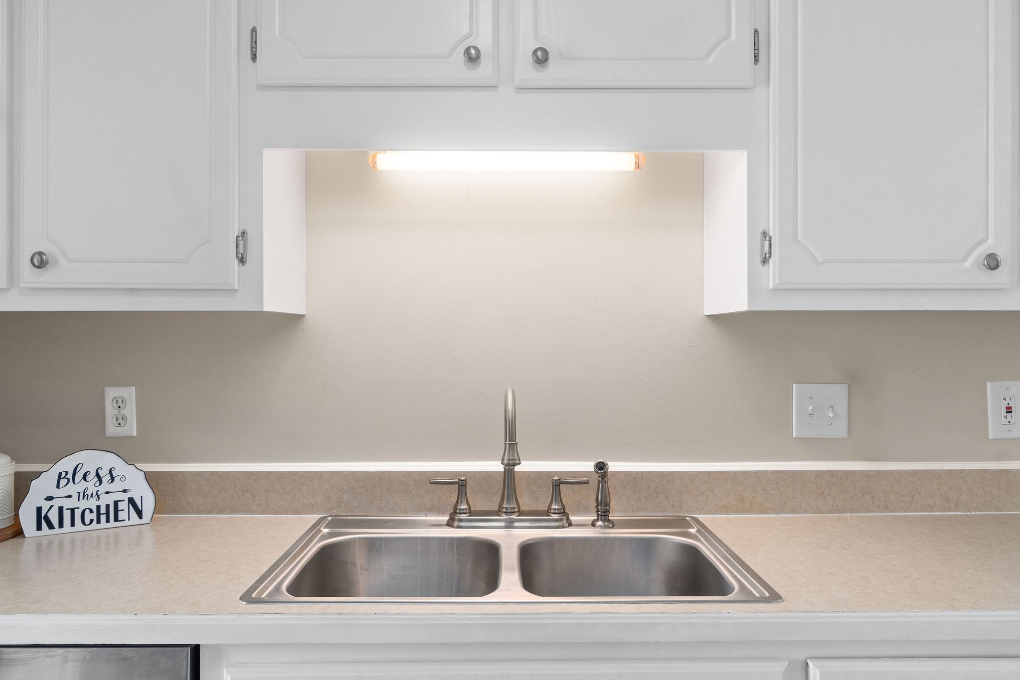 1626 Windriver Road Clarksville, TN 37042 - Photo 12 of 31 a kitchen with a sink and cabinets