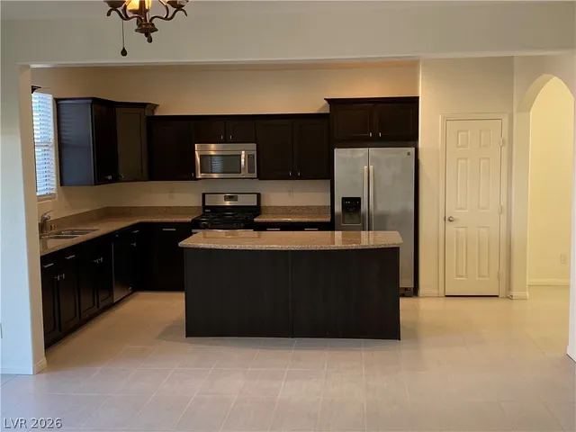 $2,200 | 991 Via Gandalfi, Henderson, NV 89011