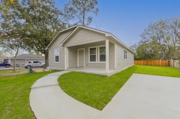 $1,900 | 5824 Glen Lee Drive, Houston, TX 77396