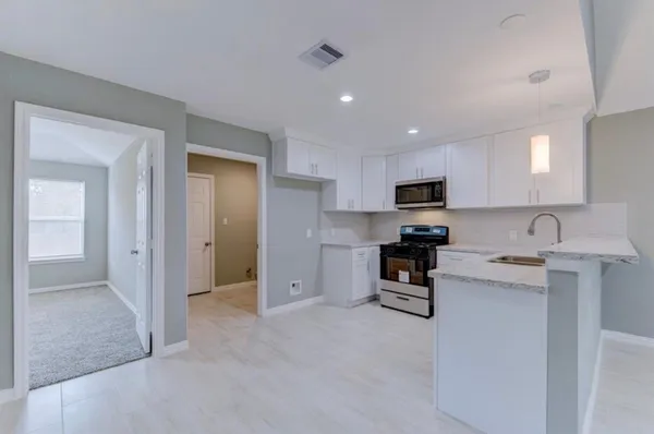 $1,900 | 5824 Glen Lee Drive, Houston, TX 77396