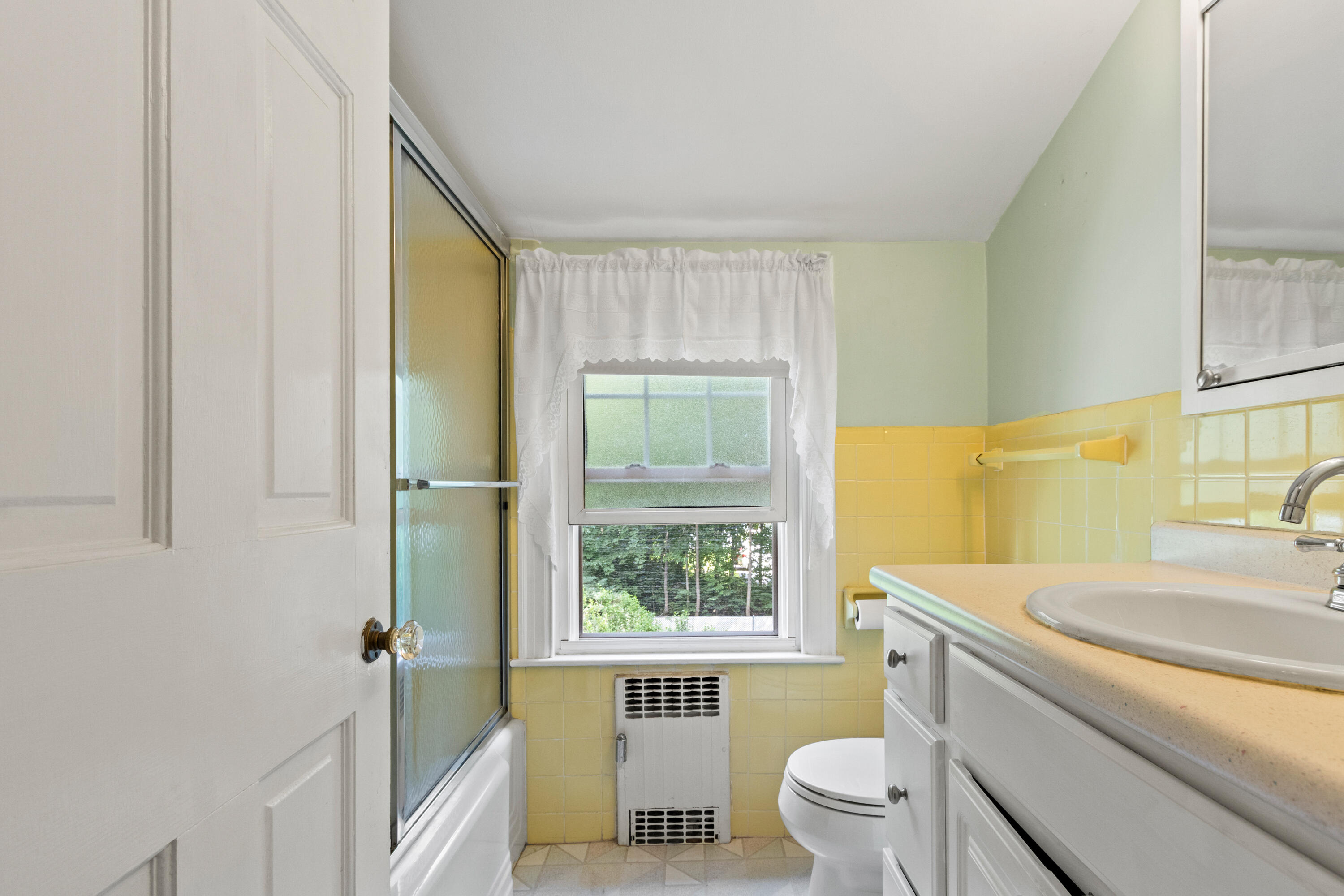 31 Wall Street Portland, ME 04103 - Photo 24 of 39 Full bath