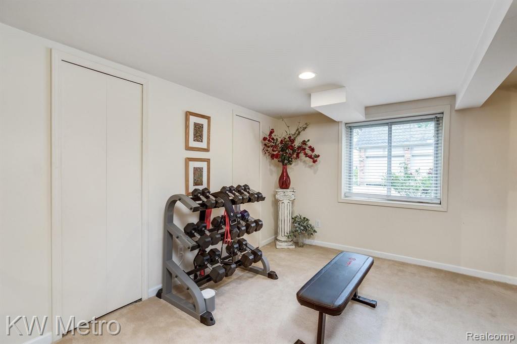 323 Shellbourne Drive Rochester, MI 48309 - Photo 49 of 62