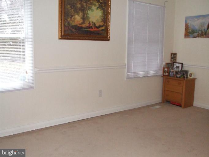 6413 Yates Ford Road Manassas, VA 20111 - Photo 7 of 14 Living Room