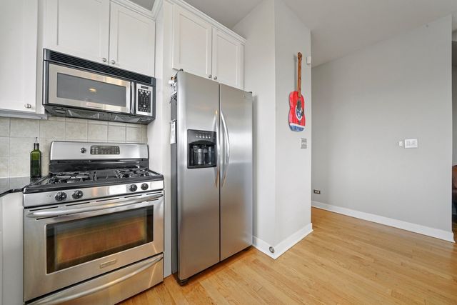 $485,000 | 1516 West Grand Avenue, Unit 4W, Chicago, IL 60642