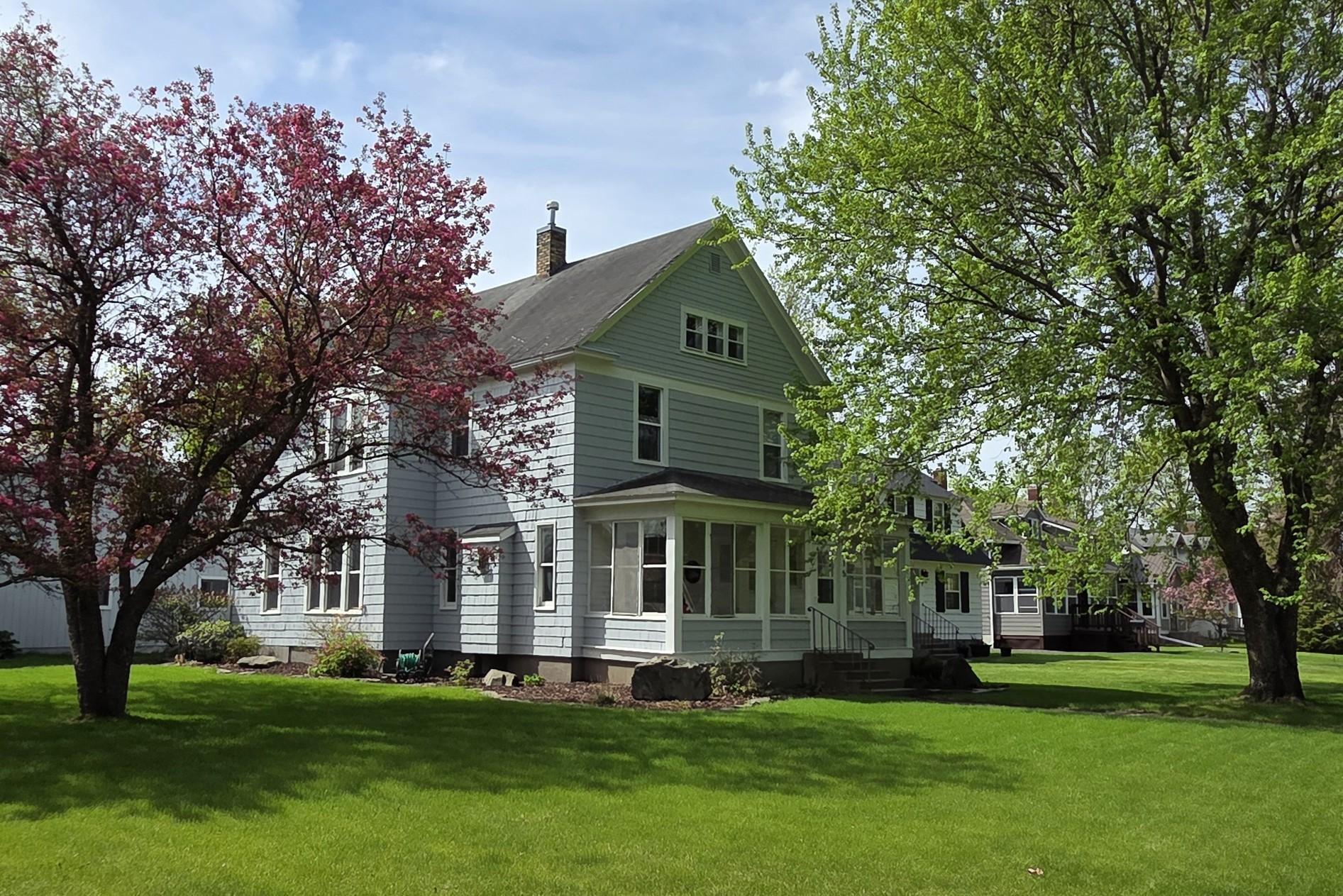 915 Riverside Drive International Falls, MN 56649 - Photo 1 of 24
