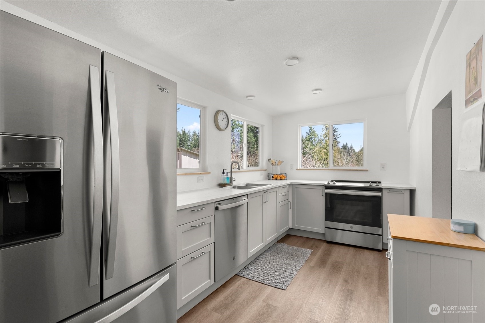 225 George Taylor Road Silverlake, WA 98645 - Photo 6 of 32 Gallery Image 6