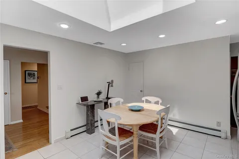 $999,999 | 27 Cedar Street, Syosset, NY 11791