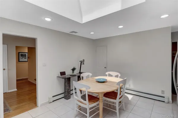 $999,999 | 27 Cedar Street, Syosset, NY 11791