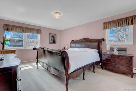 $999,999 | 27 Cedar Street, Syosset, NY 11791
