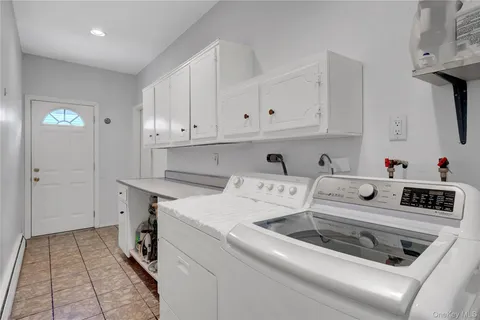 $999,999 | 27 Cedar Street, Syosset, NY 11791