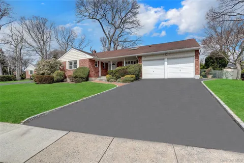 $999,999 | 27 Cedar Street, Syosset, NY 11791
