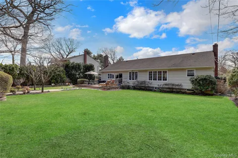 $999,999 | 27 Cedar Street, Syosset, NY 11791