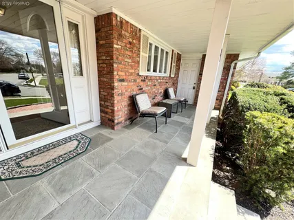 $999,999 | 27 Cedar Street, Syosset, NY 11791