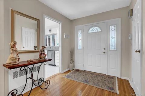 $999,999 | 27 Cedar Street, Syosset, NY 11791