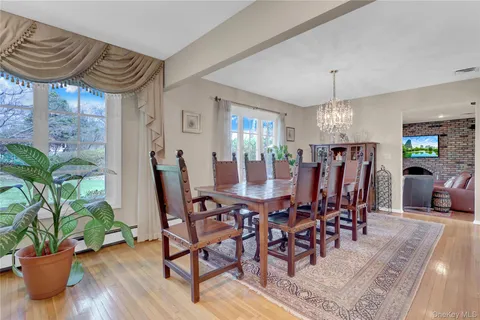 $999,999 | 27 Cedar Street, Syosset, NY 11791